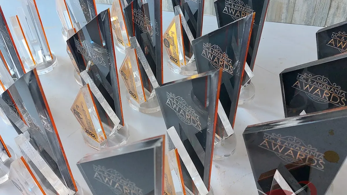 Reconocimientos en acrílico Grupo Vertika