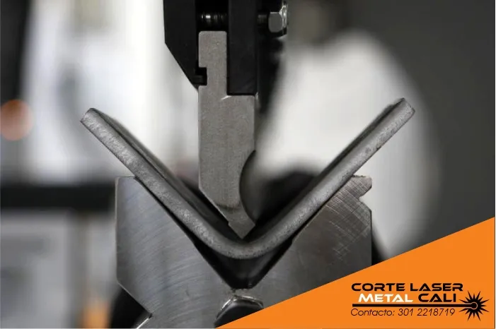 Doblado de lámina industrial