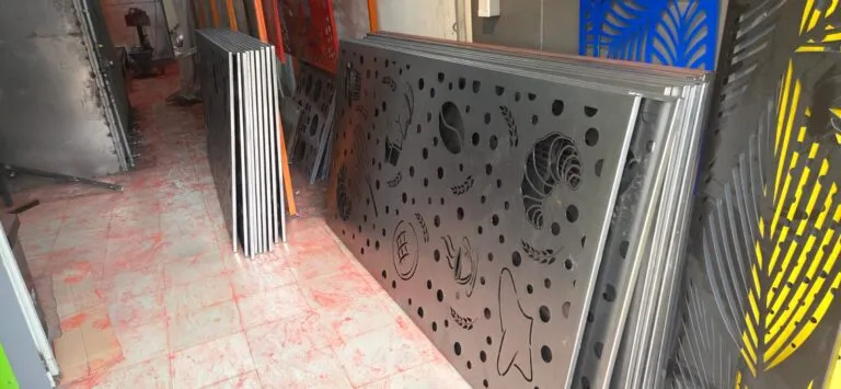 SERVICIO DE FABRICACIÓN DE PANELES METÁLICOS