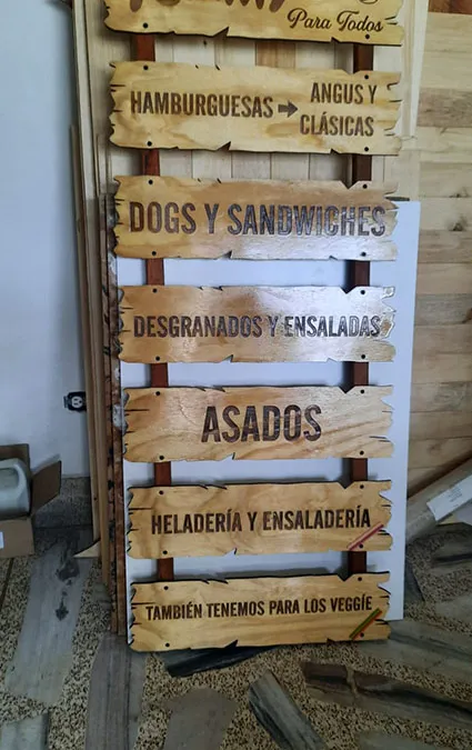 Habladores en madera