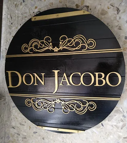 Letrero en madera para comercio