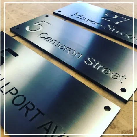 Placas de señalización en metal